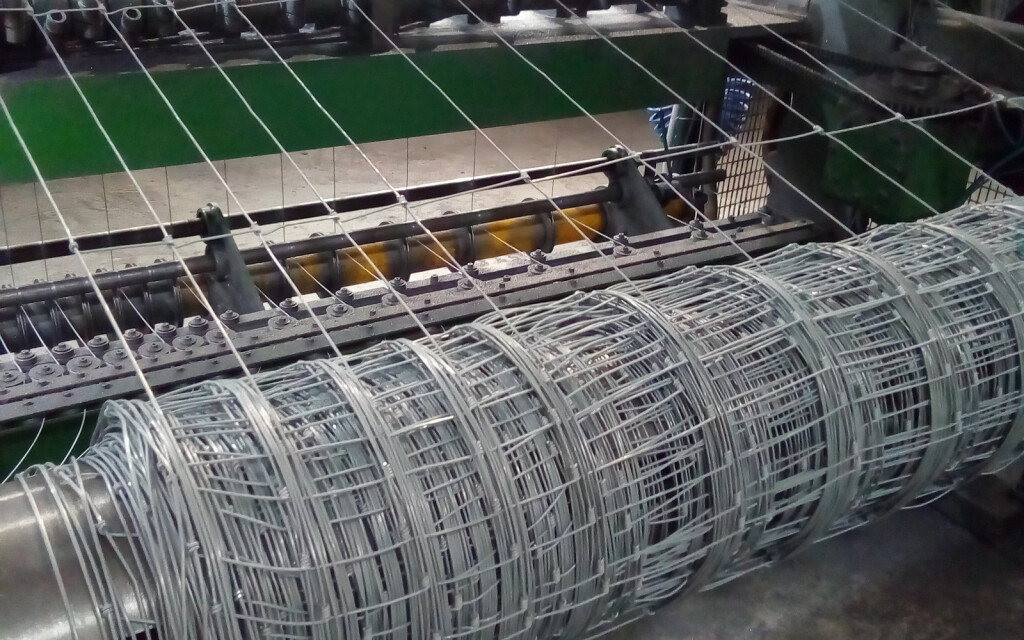 Hinged joint mesh manufacturing process